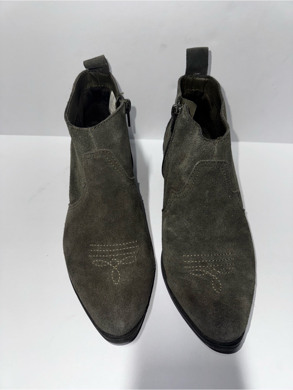 American Eagle Women’s Gray Suede Western Ankle Booties Size 8 | Zip Booties